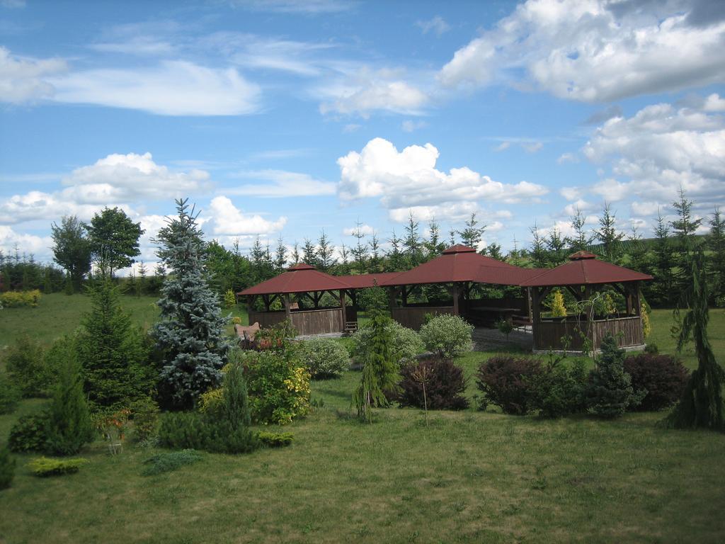パプロトキ Gosciniec Rycerski Bed & Breakfast エクステリア 写真