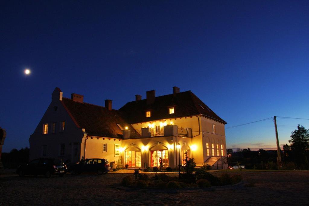 パプロトキ Gosciniec Rycerski Bed & Breakfast エクステリア 写真