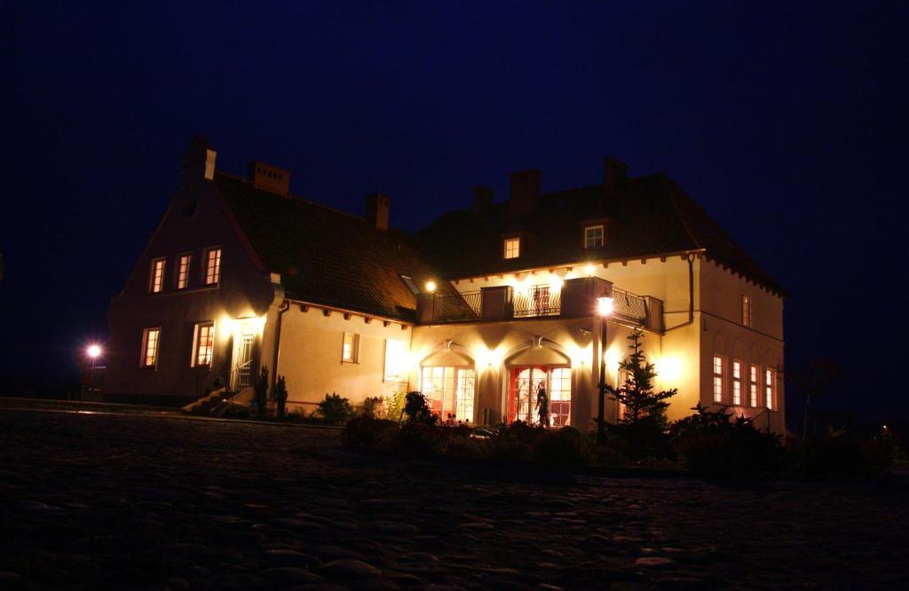 パプロトキ Gosciniec Rycerski Bed & Breakfast エクステリア 写真