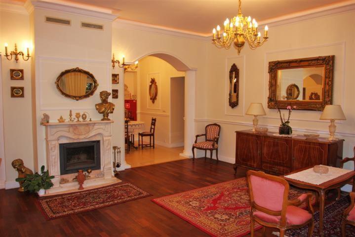 パプロトキ Gosciniec Rycerski Bed & Breakfast エクステリア 写真