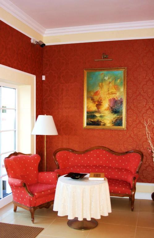 パプロトキ Gosciniec Rycerski Bed & Breakfast エクステリア 写真